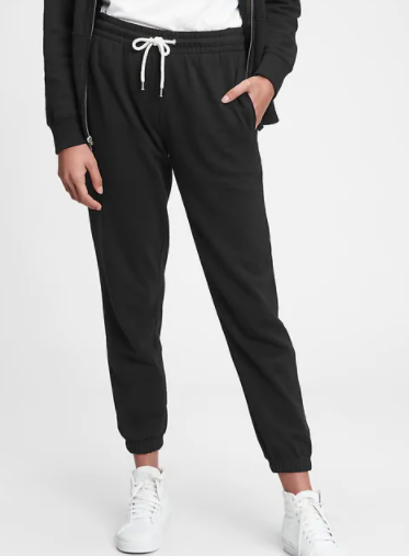 Tall Women's Sweatpants and Joggers – Where to Look + Tips!